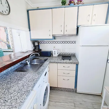 Beautiful 1 Bedroom, Carihuela Apartment Torremolinos