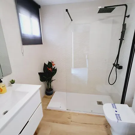 Apartment Beautiful 1 Bedroom, Carihuela